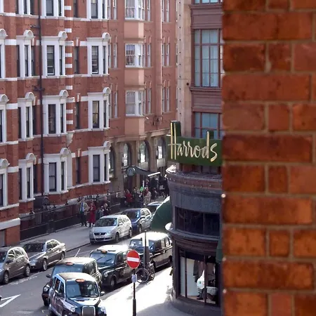 The Capital Townhouse Hotel